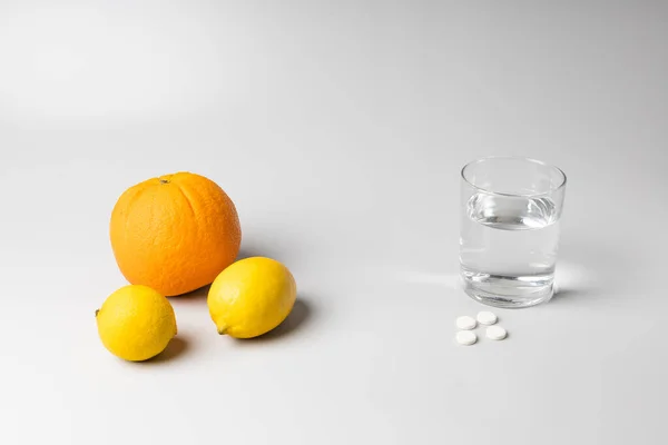 Citruslar Bir Bardak Ilaç — Stok fotoğraf