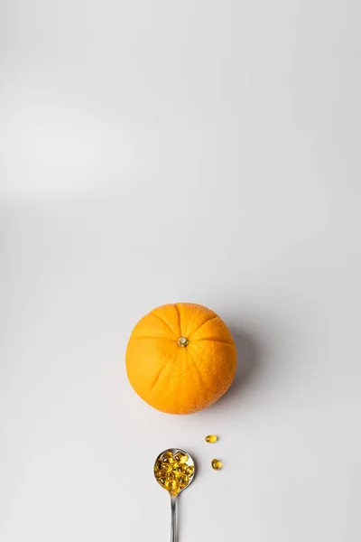 Laranja Colher Com Vitamina — Fotografia de Stock