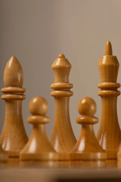 Mehrere Weiße Schachfiguren Groß — Stockfoto