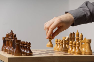 Bir satranç oyununda ilk piyon hamlesi