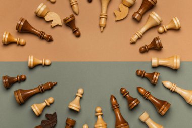 Düz bir arkaplan görünümünde satranç