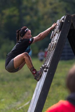 Sparta Yarışı Ukrayna. Kazananların yüzleri. Takım ruhu. Spor ısınması. Vücut parçaları. Güzel insanlar. Ukraynalılar sağlıklı bir millettir. Dayanıklılık yarışı. Ekstrem sporlar. Ukraynalı gaziler. Huysuz karakter. Ukraynalıların kazanma isteği.
