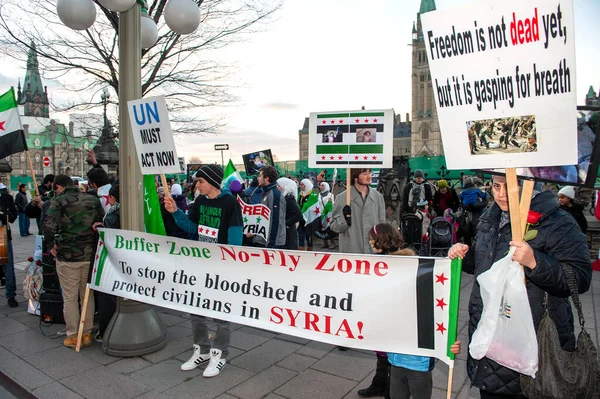 Ottawa Kanada Listopada 2012 Syryjczycy Kanadzie Zbierają Się Parliament Hill — Zdjęcie stockowe