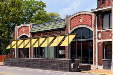 Memphis, TN, ABD - 24 Eylül 2019 Monroe Bulvarı 'ndaki High Cotton Bira Şirketi. 