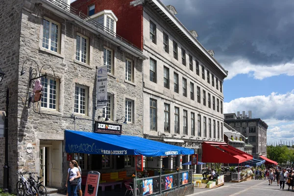 캐나다 몬트리올에서는 2021 사람들 몬트리올 몬트리올 몬트리올 레스토랑 플레이스 카르티에 — 스톡 사진