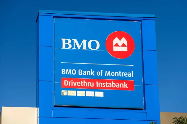 Оттава Канада Подпись Банка Монреаля Колледж Сквер Bmo Является Одним — стоковое фото