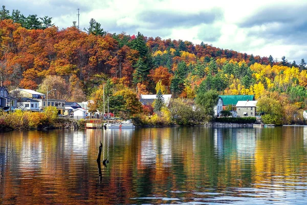Уэйкфилд Квебек Канада Осенних Цветах — стоковое фото