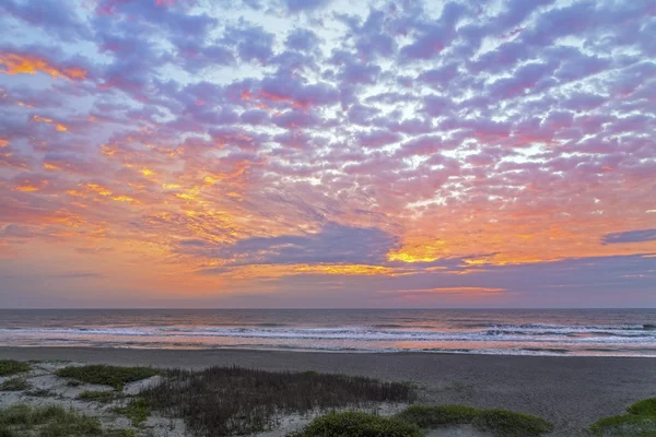 大西洋的粉彩黎明 — 图库照片