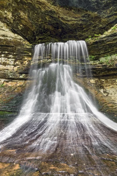 Abaixo Porter Cave Falls — Fotografia de Stock