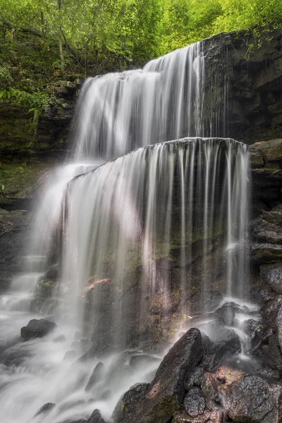 Luz da tarde em cascata — Fotografia de Stock