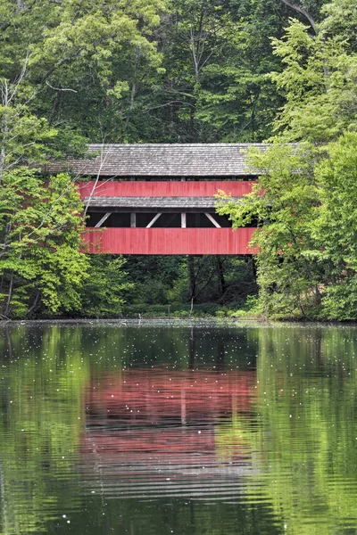 Red Bridge Reflection — Stock Photo, Image