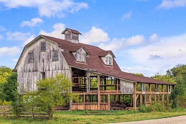 Old Interesting Barn — Stock Photo, Image