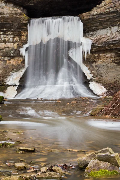 Wintry Porter Cave Falls — Stock Photo, Image