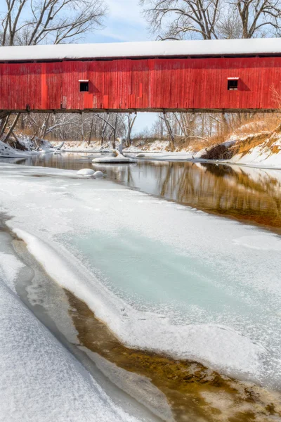 Oakalla pont couvert en hiver — Photo