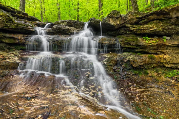 Pequena cachoeira indiana — Fotografia de Stock