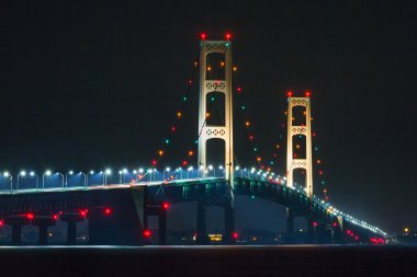 Mackinac Boğazı gecesi