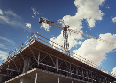 İnşaat alanı ve vinç