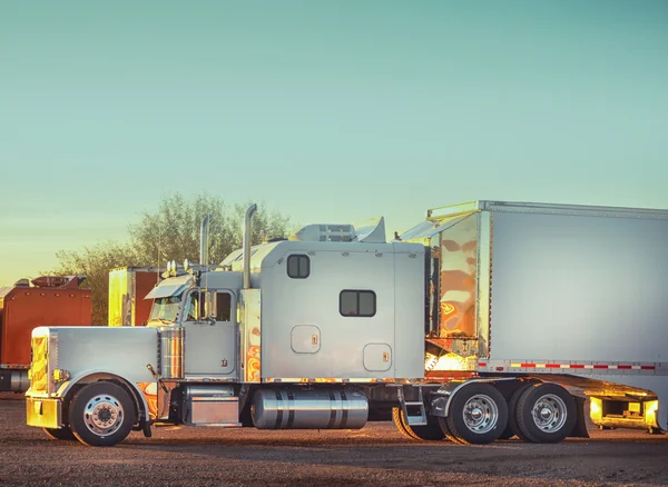 Transporte de camiões — Fotografia de Stock