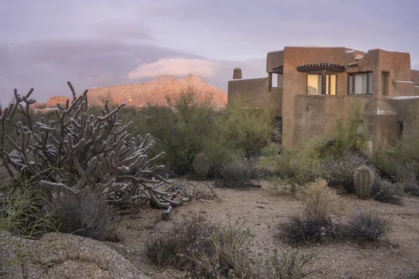 Nova casa no deserto — Fotografia de Stock