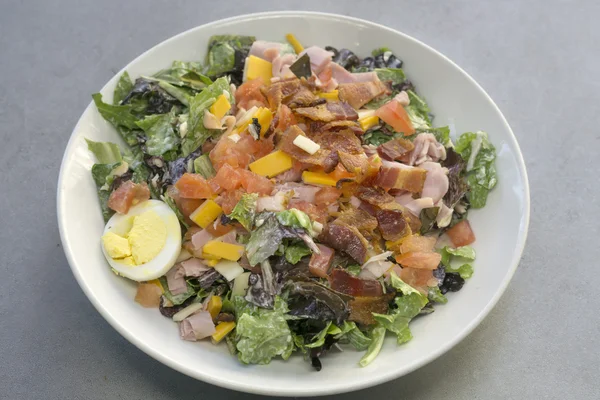 Salada de Chef com bacon — Fotografia de Stock