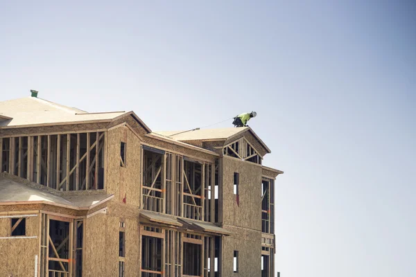 Trabajos de construcción de edificios nuevos — Foto de Stock