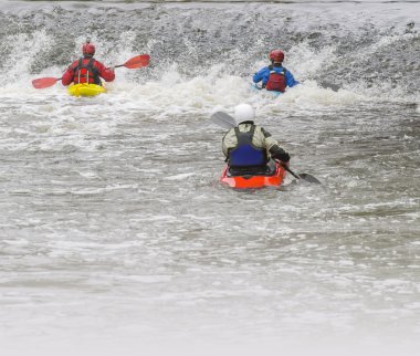 Beyaz su kayağı rafting