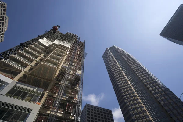 LOS ÁNGELES, CA, 2 DE JUNIO, 1015 La Nueva Torre Landmark, Wilshire Grand, se convertirá en el rascacielos más alto de Los Ángeles . —  Fotos de Stock