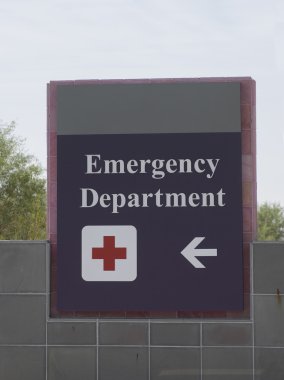 Acil hastaneye işareti