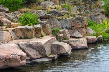 kayalık göl sahil sahne