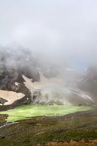 青山湖现场，高加索俄罗斯 — 图库照片