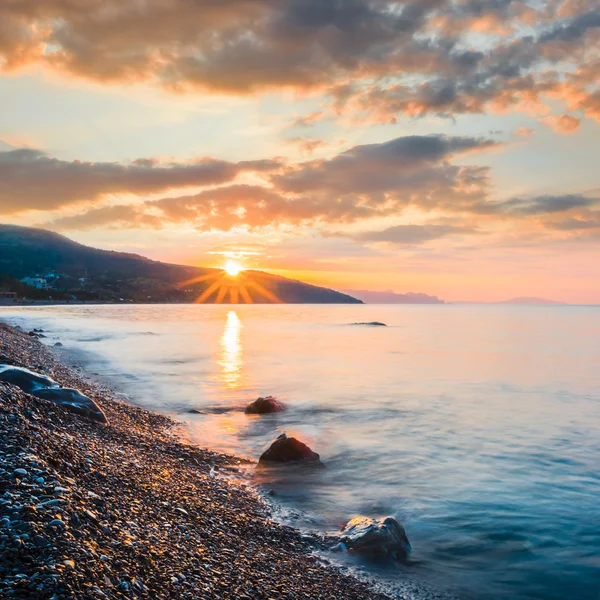 Quiet sea coast at the early morning — Stock Photo, Image