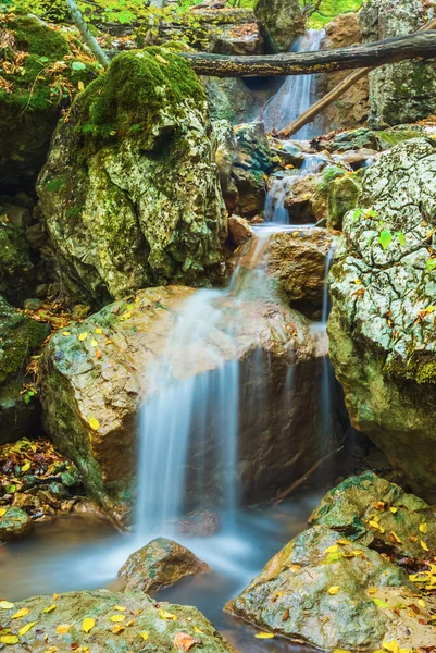 Closeup small mountain waterfall — Stock Photo, Image