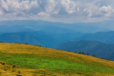 güzel dağ mera sahne
