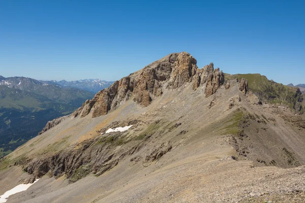Літній гірський хребет пейзаж — стокове фото