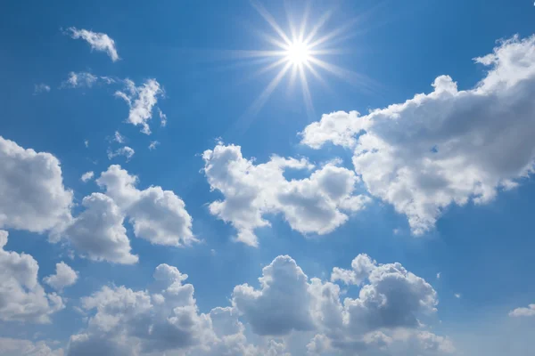 Lato niebo słoneczny tło — Zdjęcie stockowe