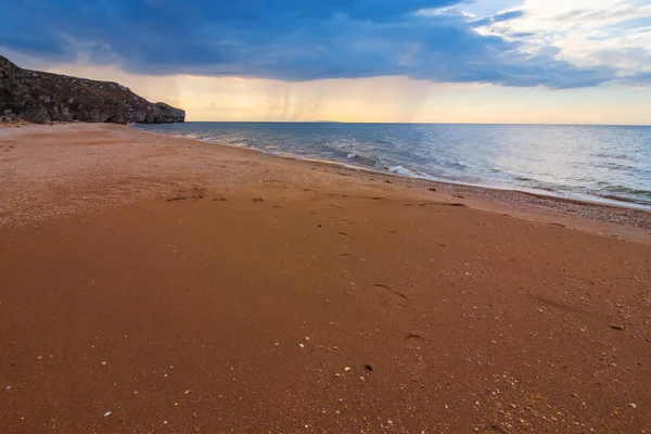 Tranquila playa de arena de mar — Foto de Stock