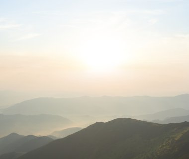 sabah erken, dağ Vadisi 
