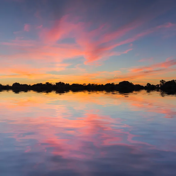 Akşam sessiz Gölü — Stok fotoğraf