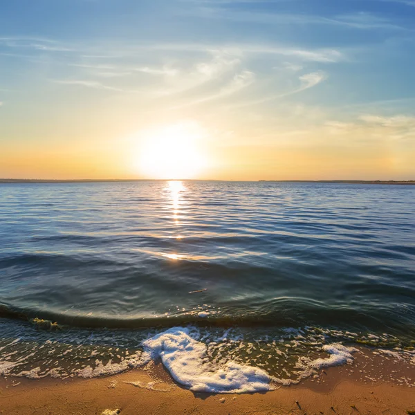 Lago estivo alla sera — Foto Stock