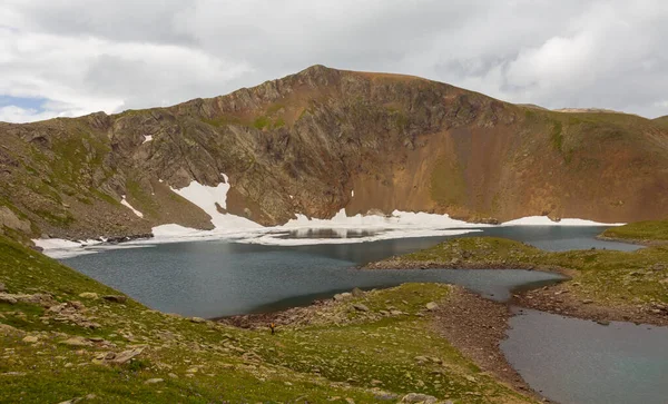 Petit Lac Émeraude Dans Une Vallée Montagne Fond Voyage Naturel — Photo