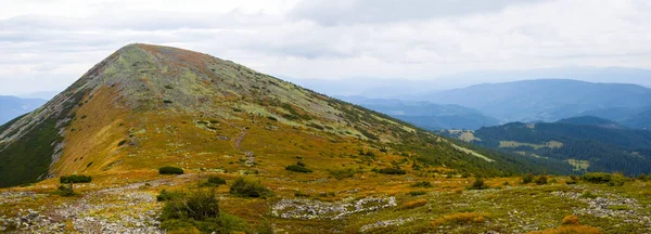 Alone Mount Top Cloudy Sky Wide Outdoor Travel Scene — Stock Photo, Image