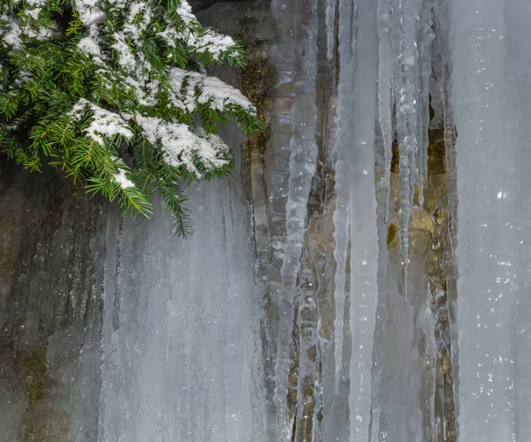 Detailní Záběr Zamrzlého Vodopádu Horském Kaňonu — Stock fotografie