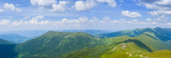 Beautiful Green Mountain Valley Summer Landscape — Stock Photo, Image