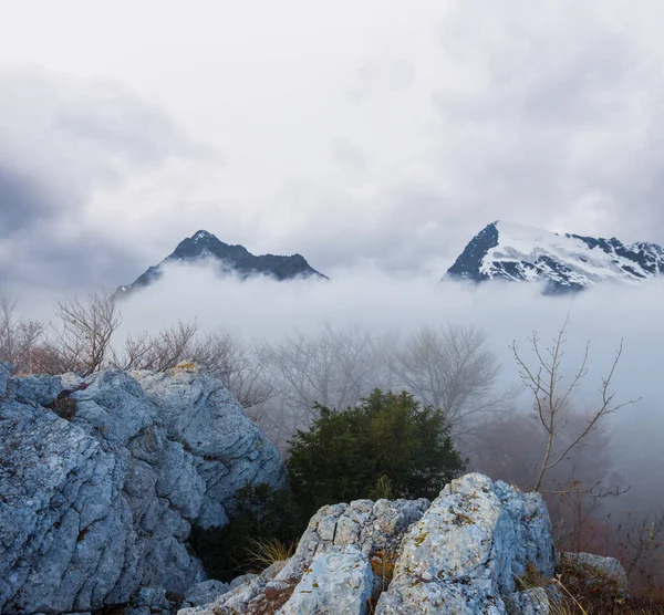 Mountain Chain Dense Clouds — ストック写真