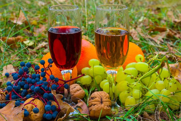 Closeup Vine Glass Heap Orange Fruits Autumn Outdoor Still Life — Stock Photo, Image