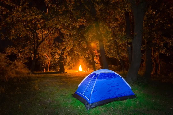 Campement touristique nocturne — Photo