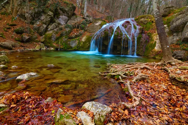 Automne rivière de montagne — Photo