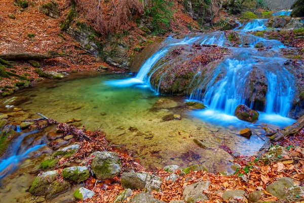 Automne rivière de montagne — Photo