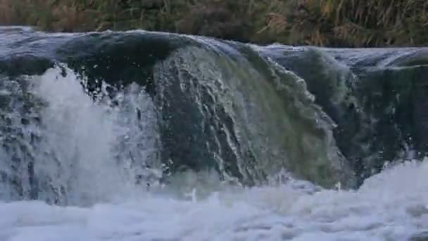 Chute d'eau rapprochée 