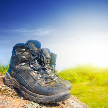 üzerine bir stone turistik çizmeler